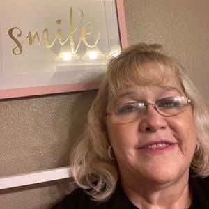 Meet your Posher, Leslie